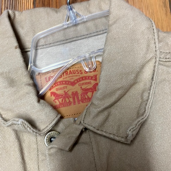 Levi's Tan Denim Vest - Picture 2 of 8